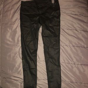 Black shiny jeggings